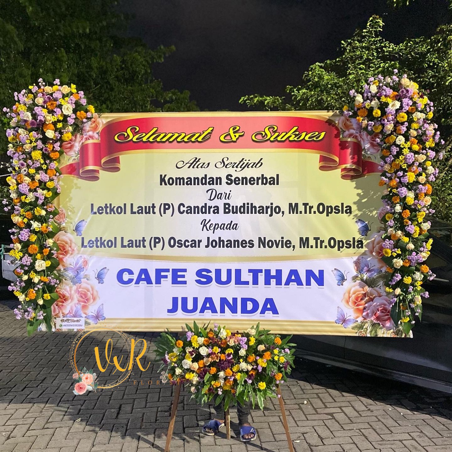 Karangan Bunga 3 Titik Y8